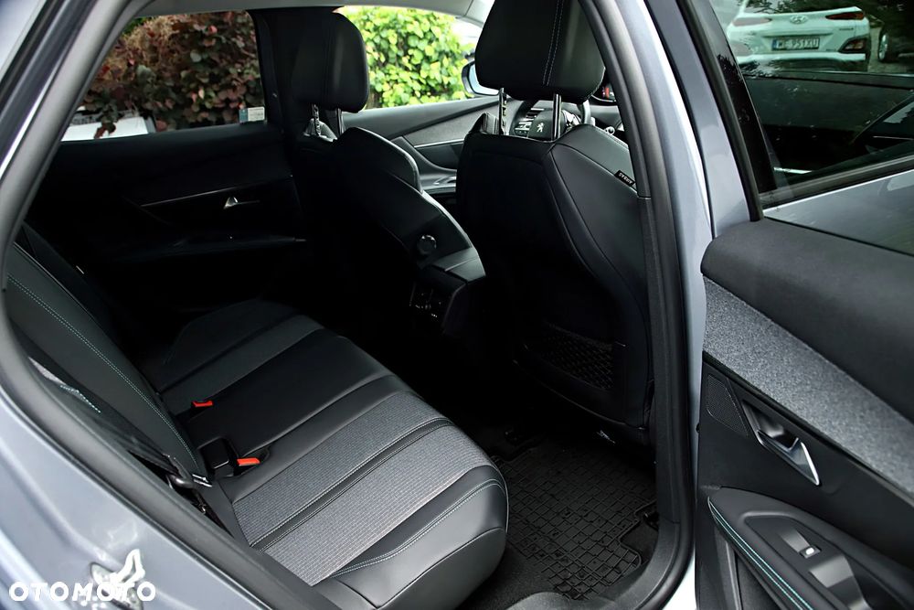 Peugeot 3008 1.2 PureTech Allure Pack S&S EAT8 - 26