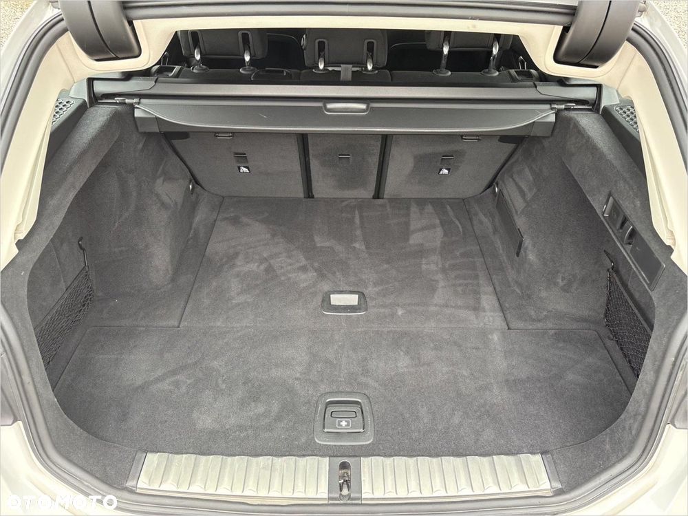 BMW Seria 3 318i Advantage - 15