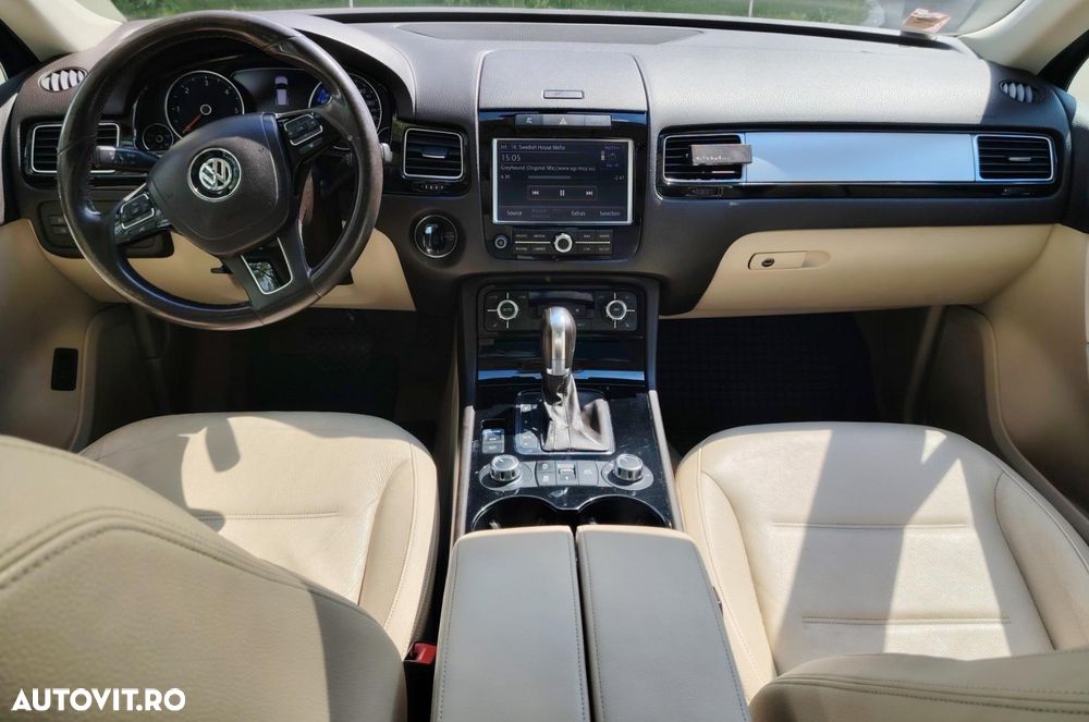Volkswagen Touareg 3.0 V6 TDI BMT - 11