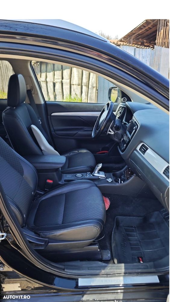 Mitsubishi Outlander 2.0 Litre DOHC MIVEC 4WD Instyle Navi - 6