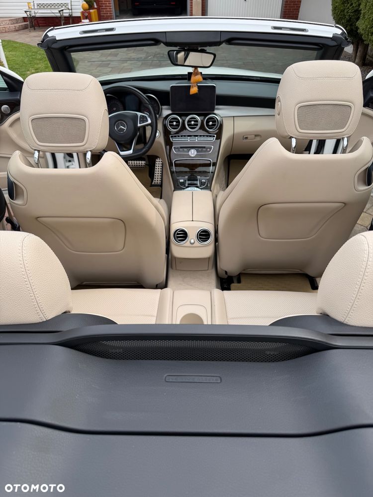 Mercedes-Benz Klasa C 300 9G-TRONIC - 10