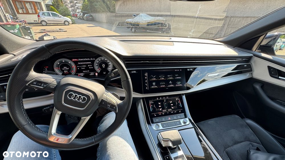 Audi Q8 - 9