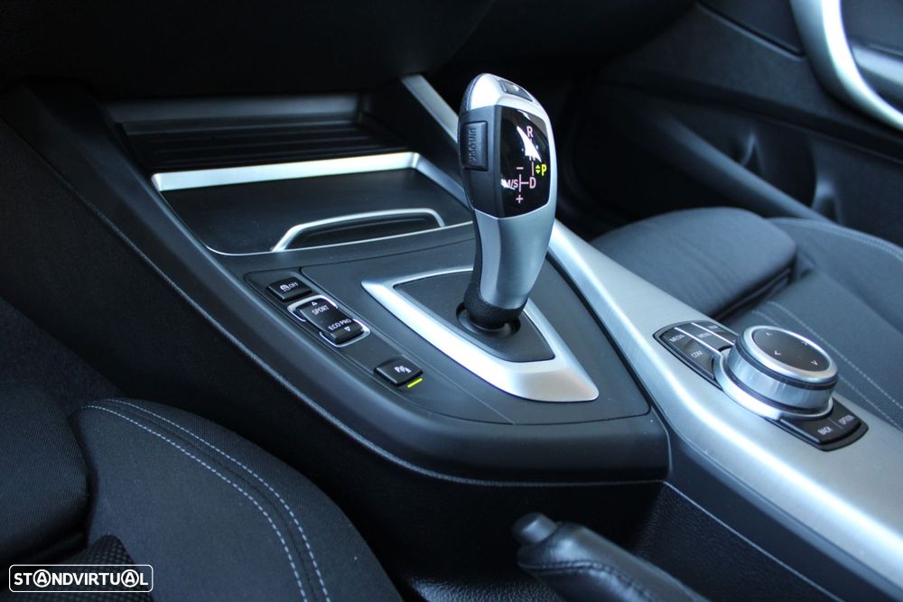BMW 116 d Line Urban Auto - 37