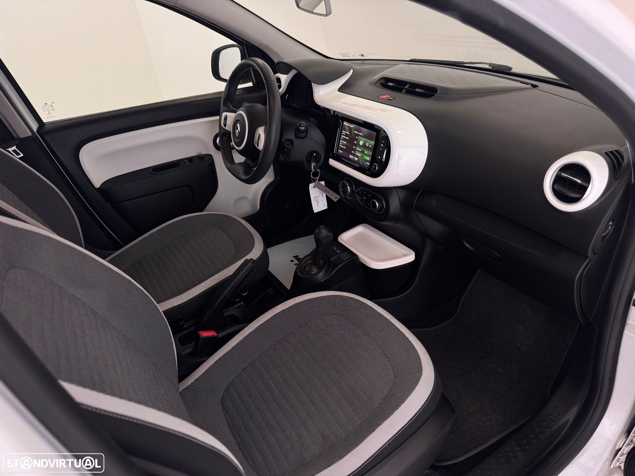 Renault Twingo 1.0 SCe Limited EDC - 15
