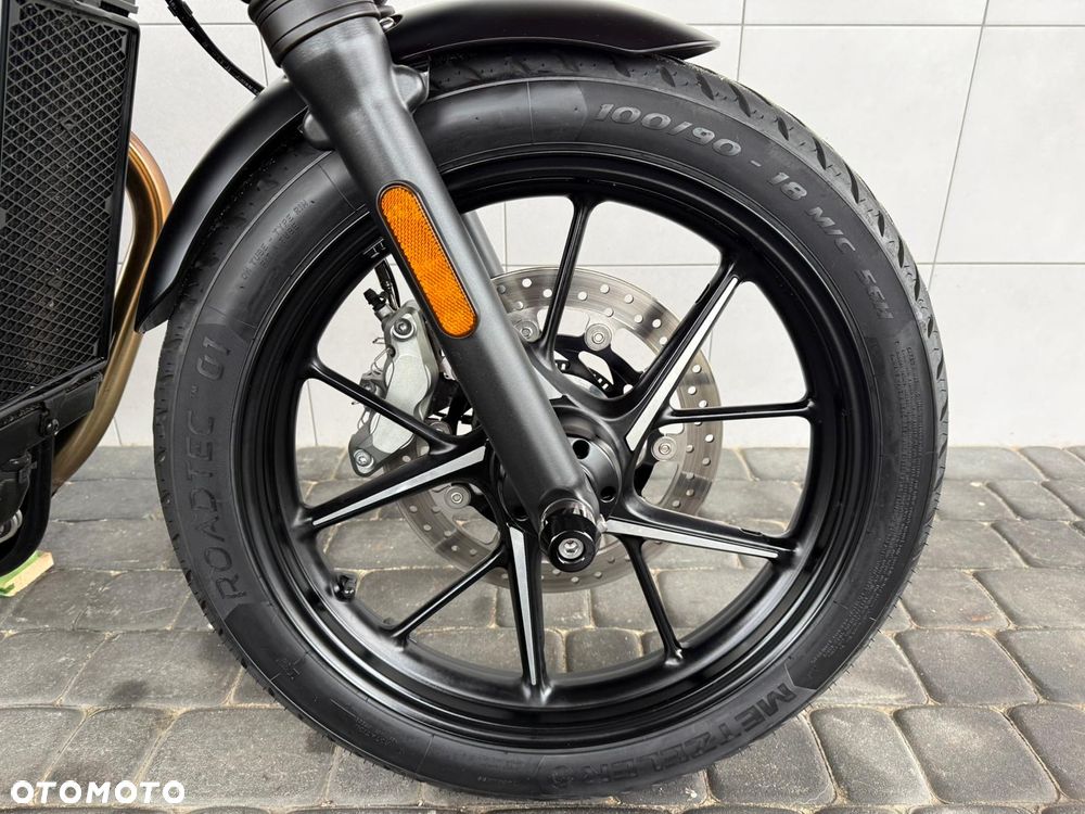 Triumph Street Twin - 27