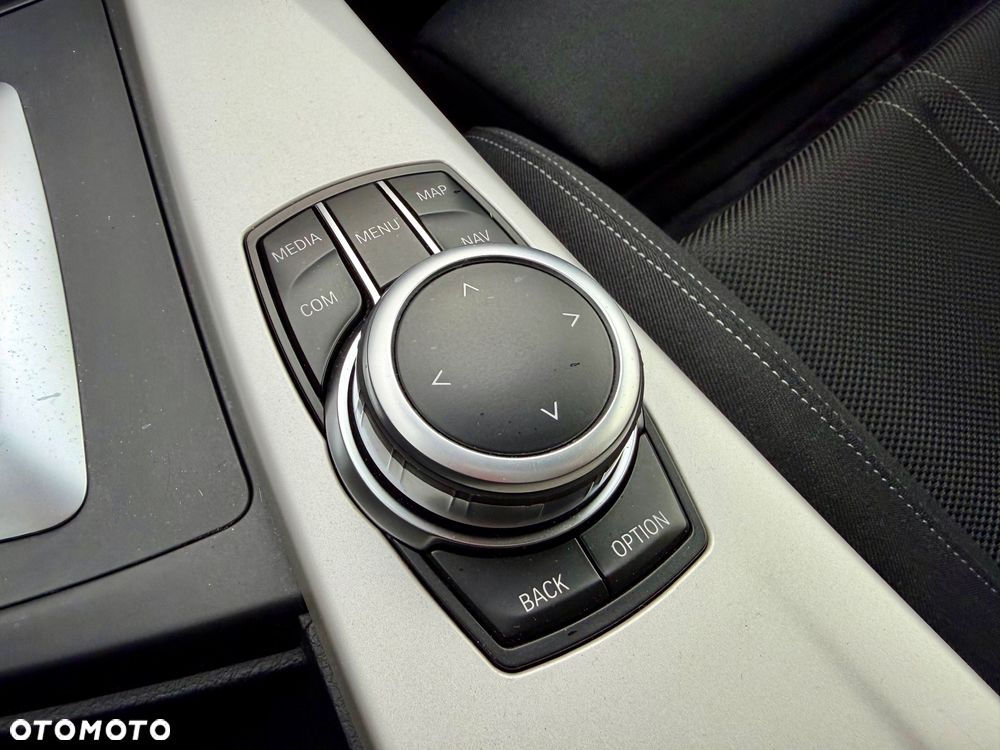 BMW Seria 3 320d xDrive Advantage sport - 16