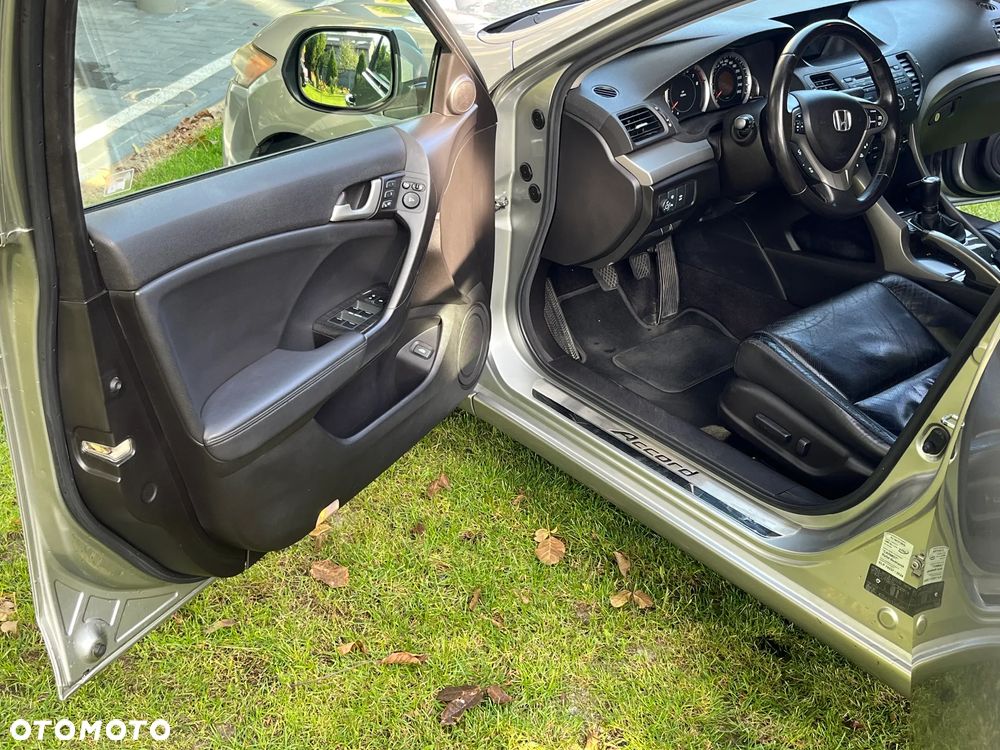 Honda Accord 2.0 Executive - 21