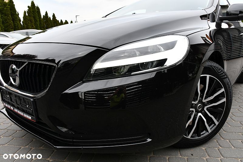 Volvo V40 T2 Momentum - 34
