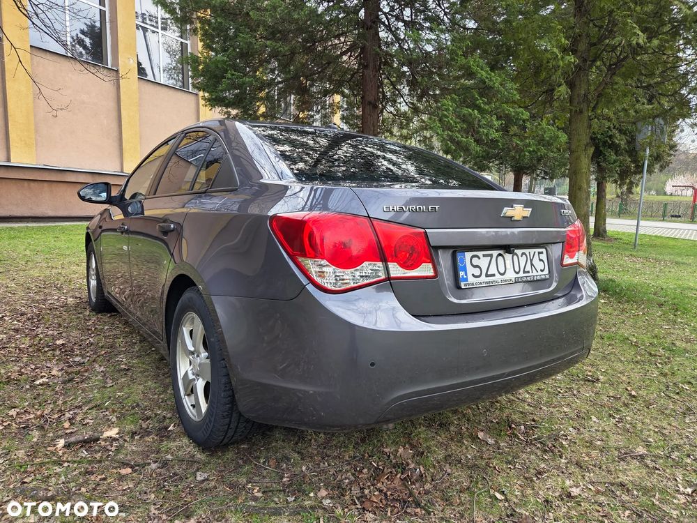 Chevrolet Cruze 1.6 LT - 4