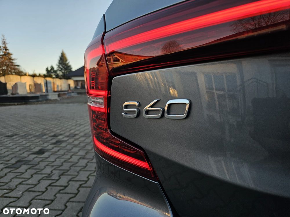 Volvo S60 T4 R-Design First Edition - 28