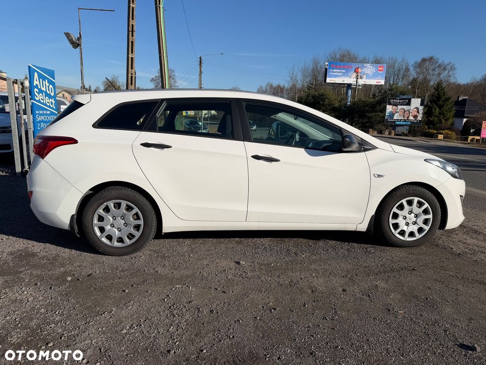 Hyundai i30 1.6 Comfort - 13