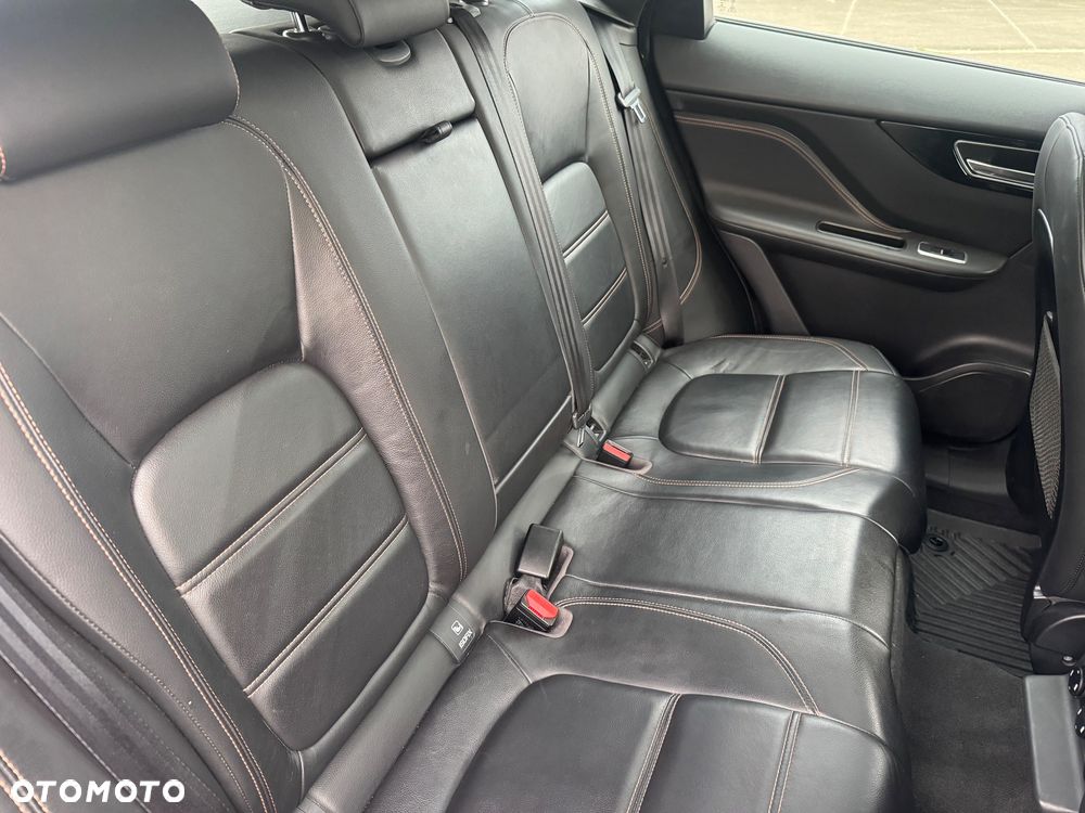 Jaguar F-Pace 2.0 i4D AWD Prestige - 6