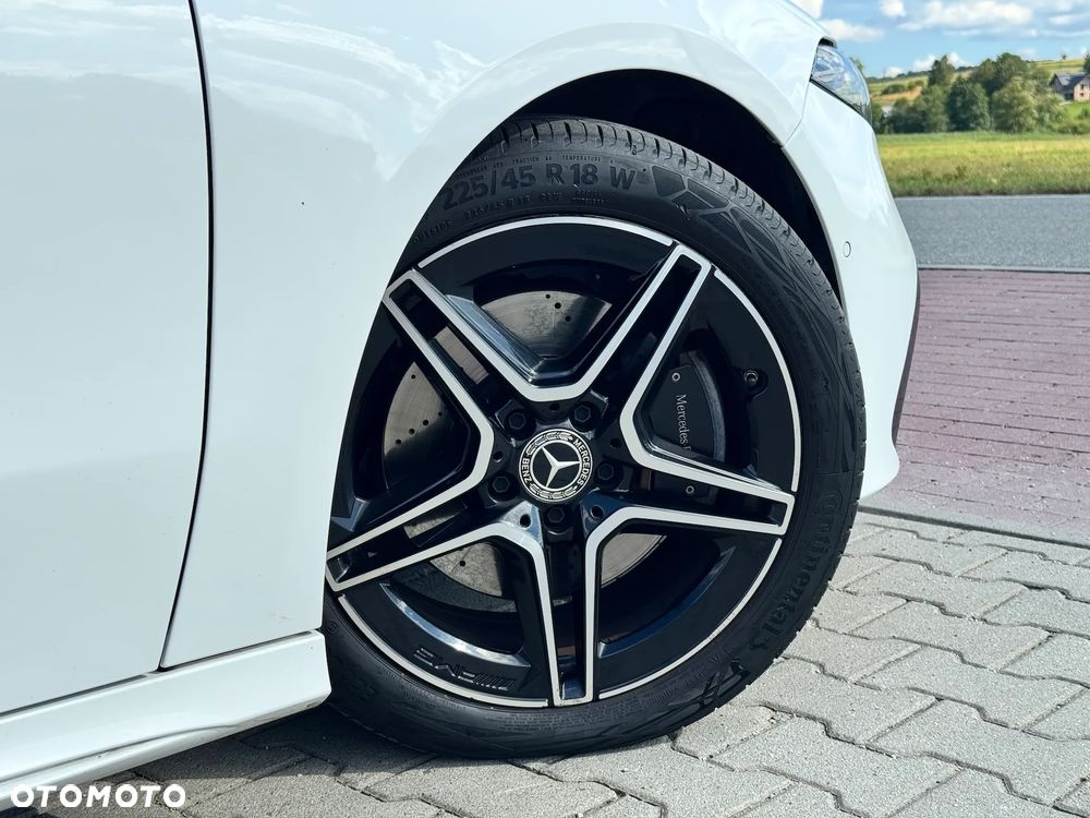 Mercedes-Benz Klasa A 220 4-Matic AMG Line 7G-DCT - 13