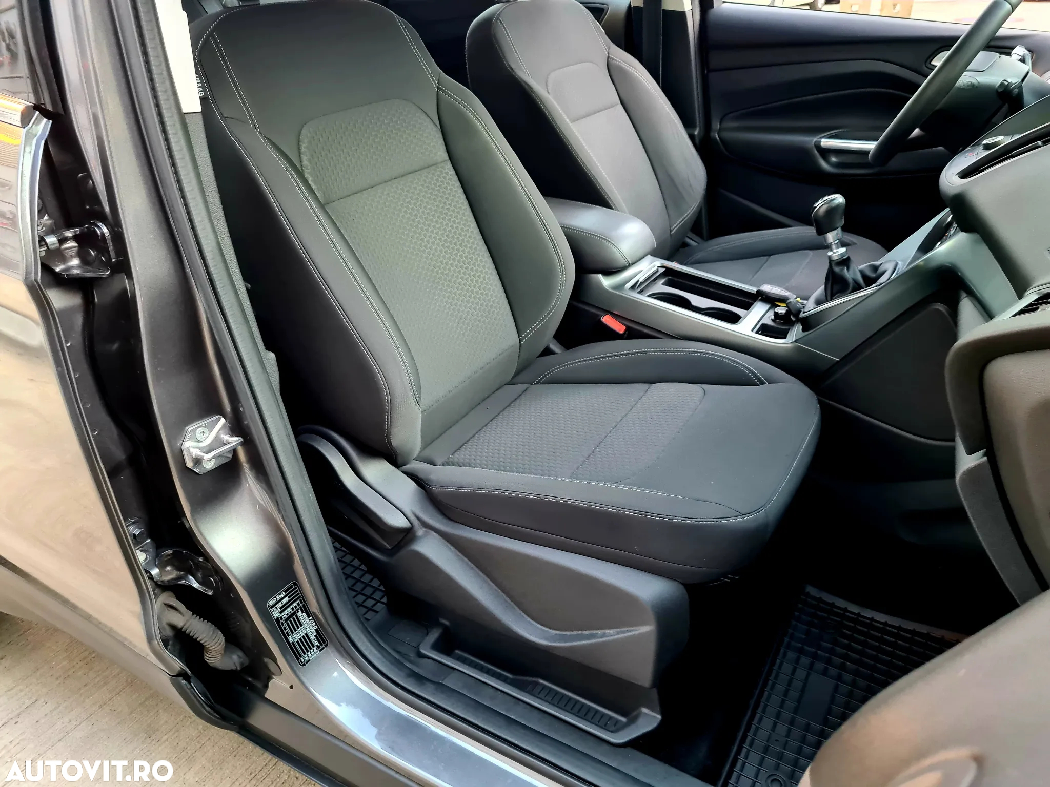 Ford Kuga 1.5 TDCi 2WD Trend - 12