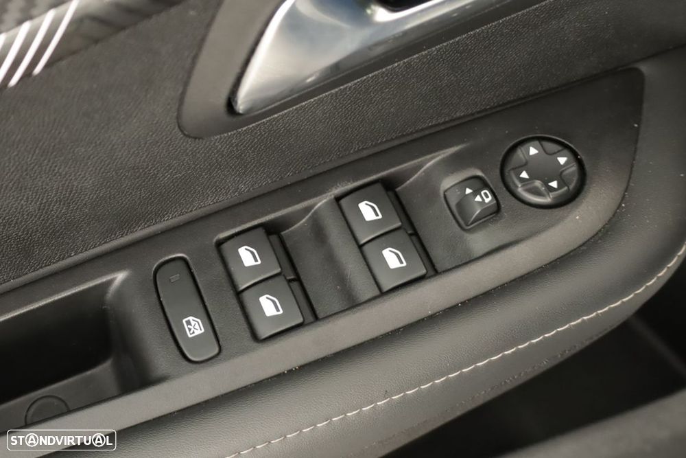 Peugeot 208 1.2 Hybrid Allure e-DCS6 - 20