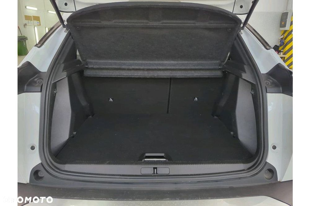 Peugeot 2008 1.2 PureTech Allure S&S - 10