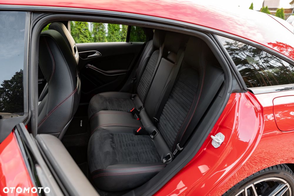 Mercedes-Benz CLA 250 4-Matic AMG Line - 21