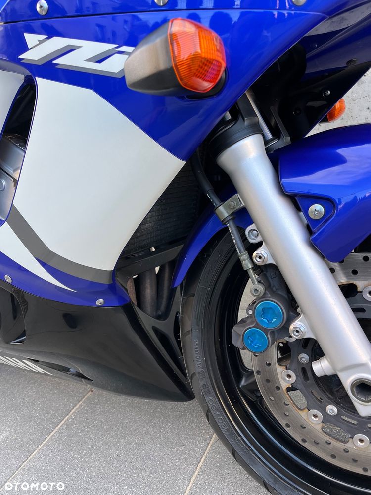 Yamaha R6 - 13