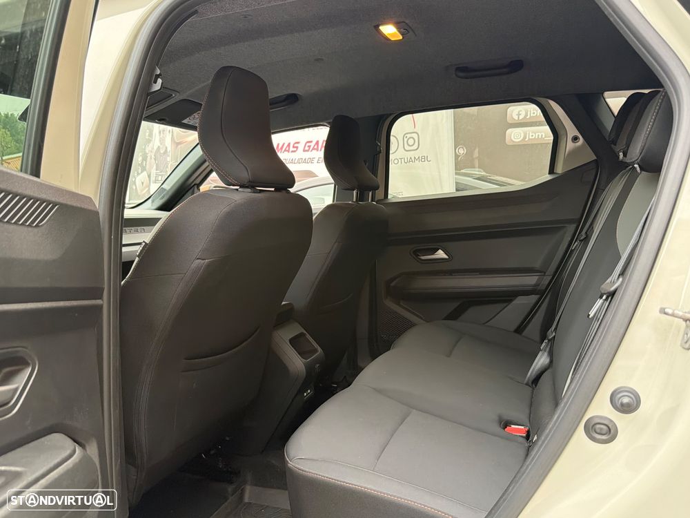 Dacia Duster 1.6 Hybrid Extreme - 13