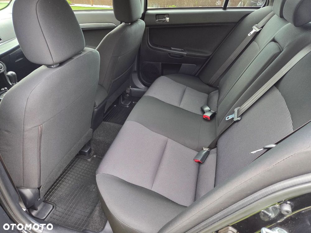 Mitsubishi Lancer - 18