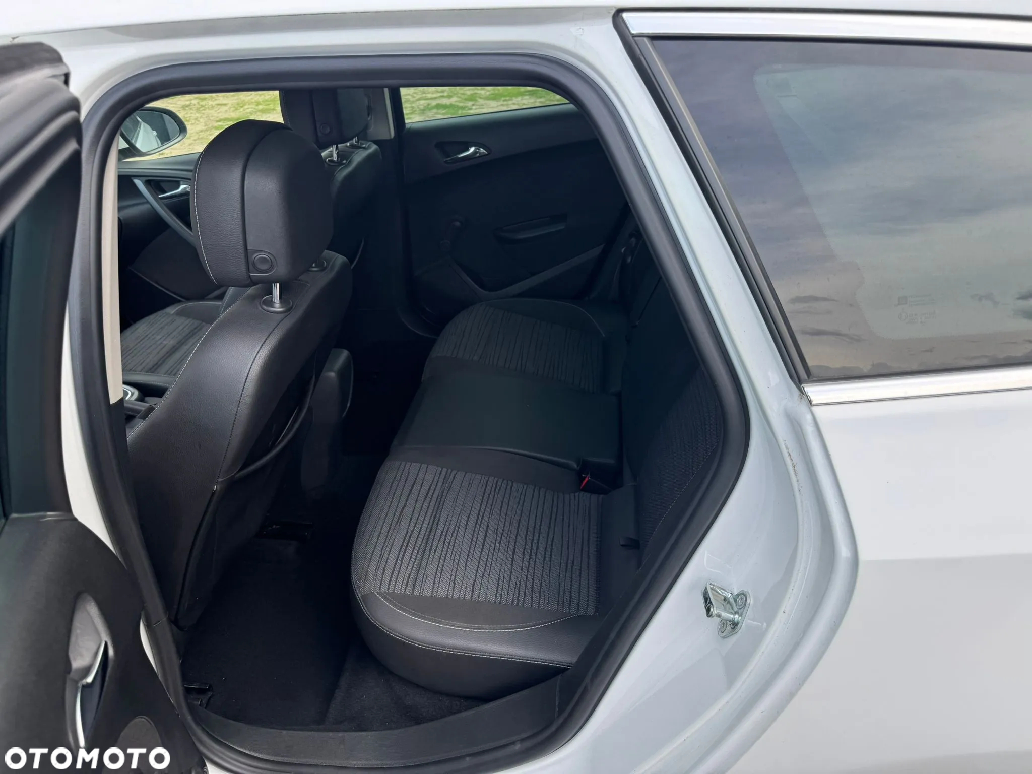 Opel Astra 1.4 Turbo Sports Tourer Design Edition - 6