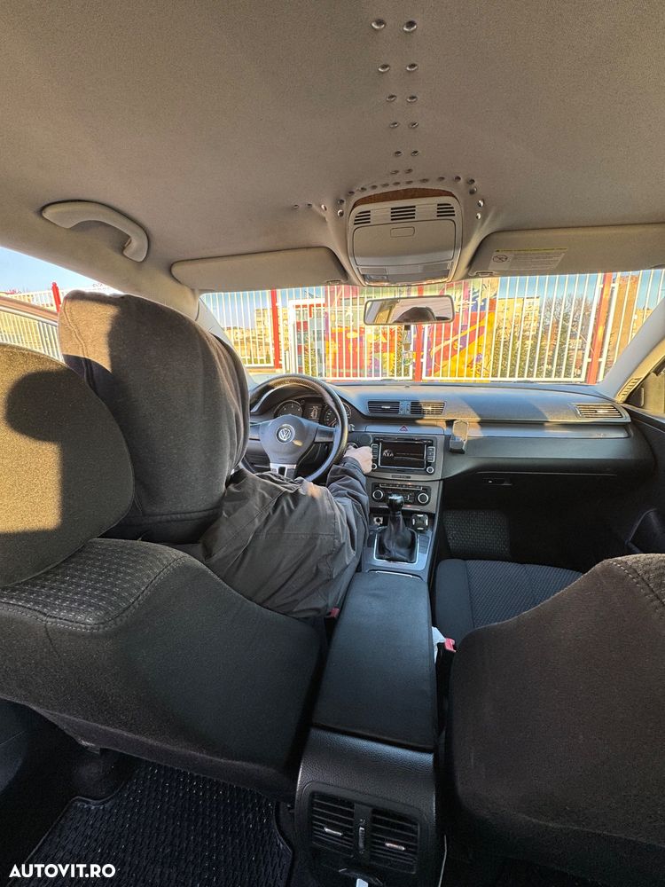 Volkswagen Passat 2.0TDI Comfortline DPF - 9