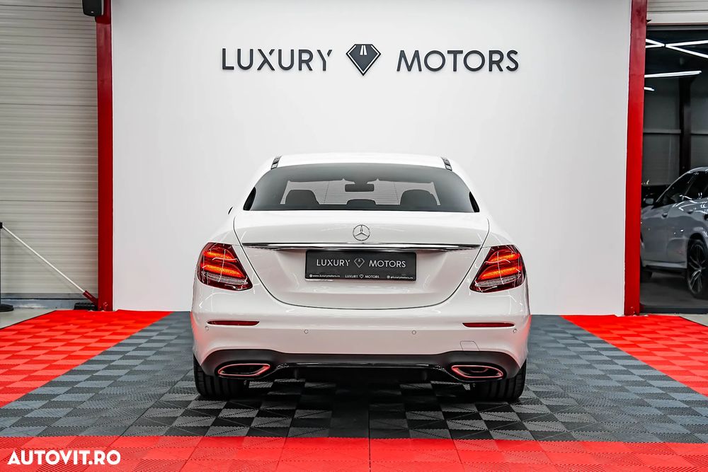 Mercedes-Benz E 300 9G-TRONIC AMG Line - 9