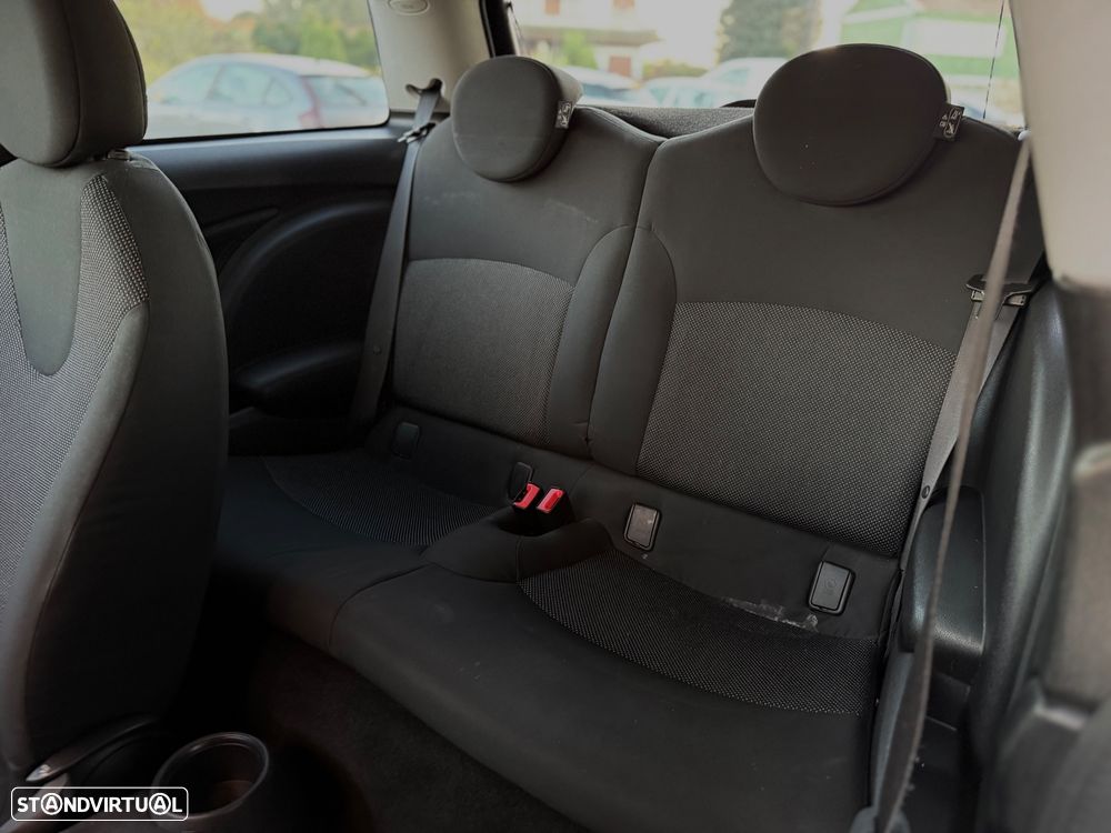 MINI 3 Portas Cooper D - 12