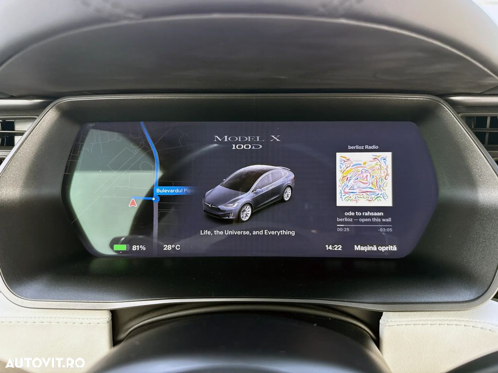 Tesla Model X - 18
