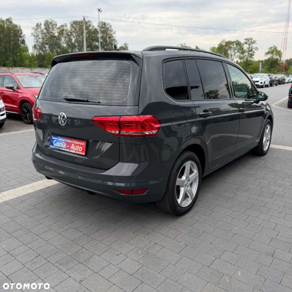 Volkswagen Touran - 9