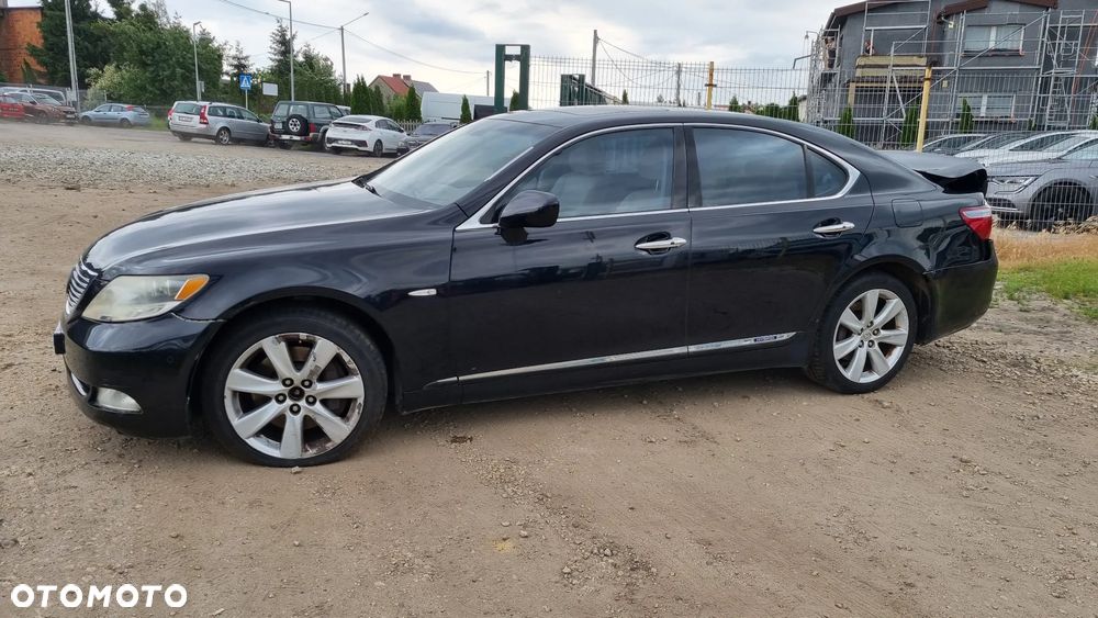 Lexus LS 600h Ambience h - 14