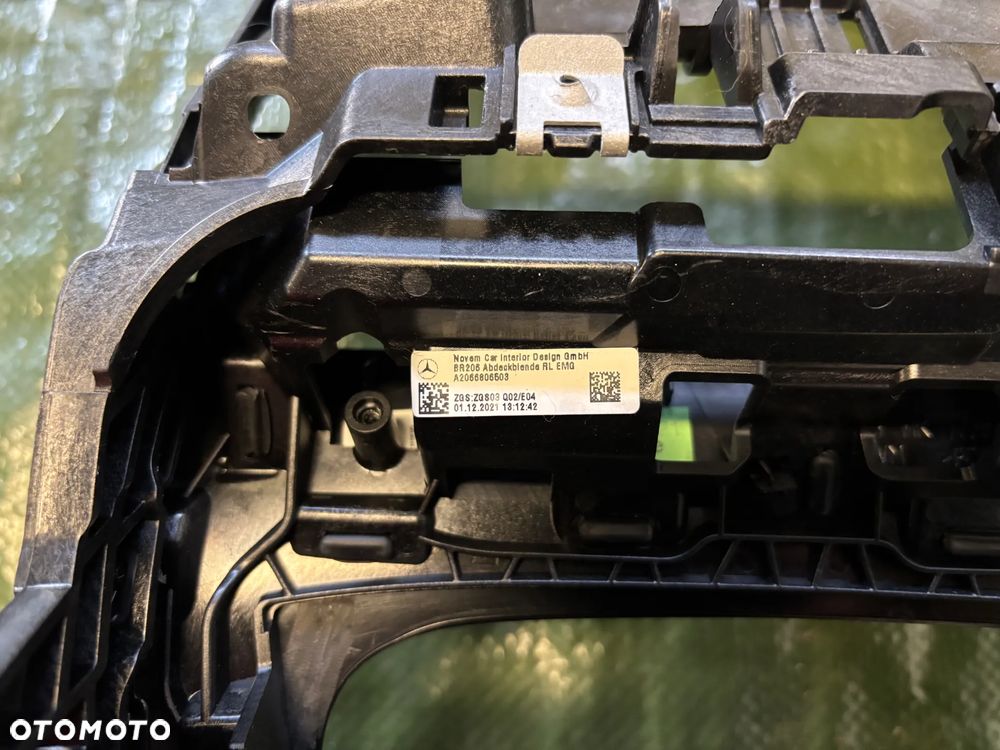 Mercedes C Klasa W206 obudowa ramka tunelu A2066806503 A2066809901 - 4