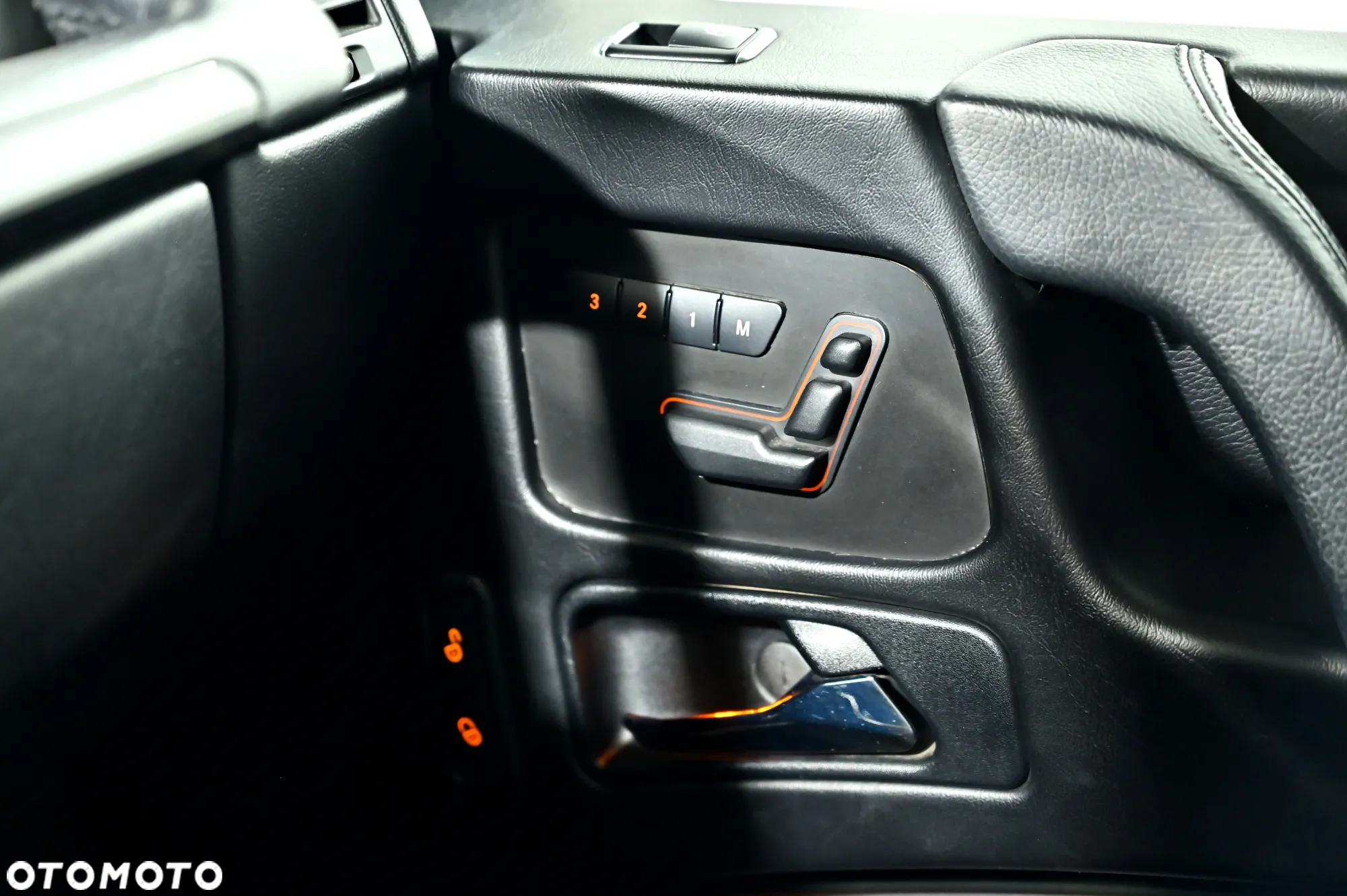 Mercedes-Benz Klasa G 350 BlueTec L - 29