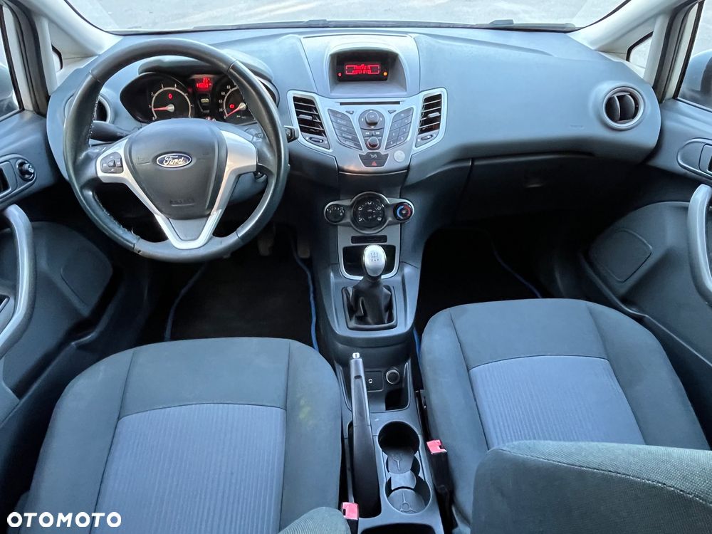 Ford Fiesta - 9