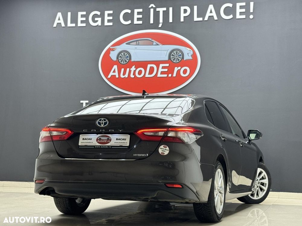 Toyota Camry - 5