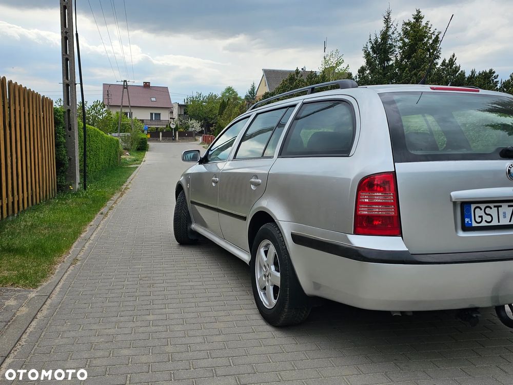 Skoda Octavia 1.8T Elegance - 3