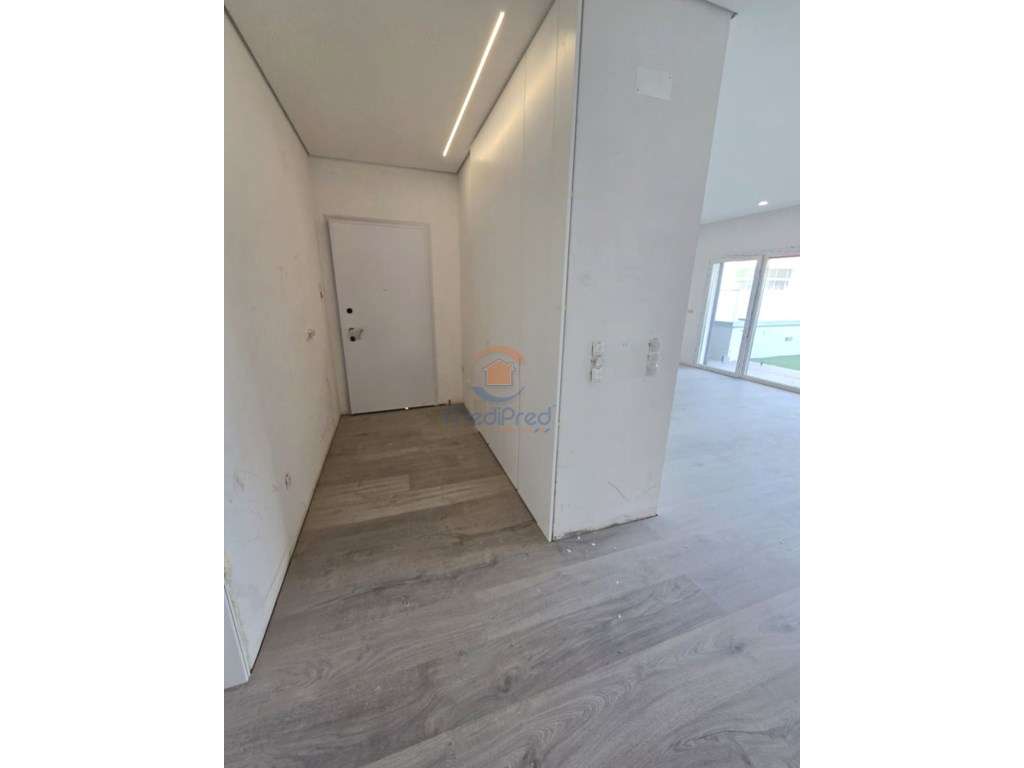 Apartamento T3 NOVO com Terraço de 85 m2, em Condomínio Fechado com... - Grande imagem: 2/34