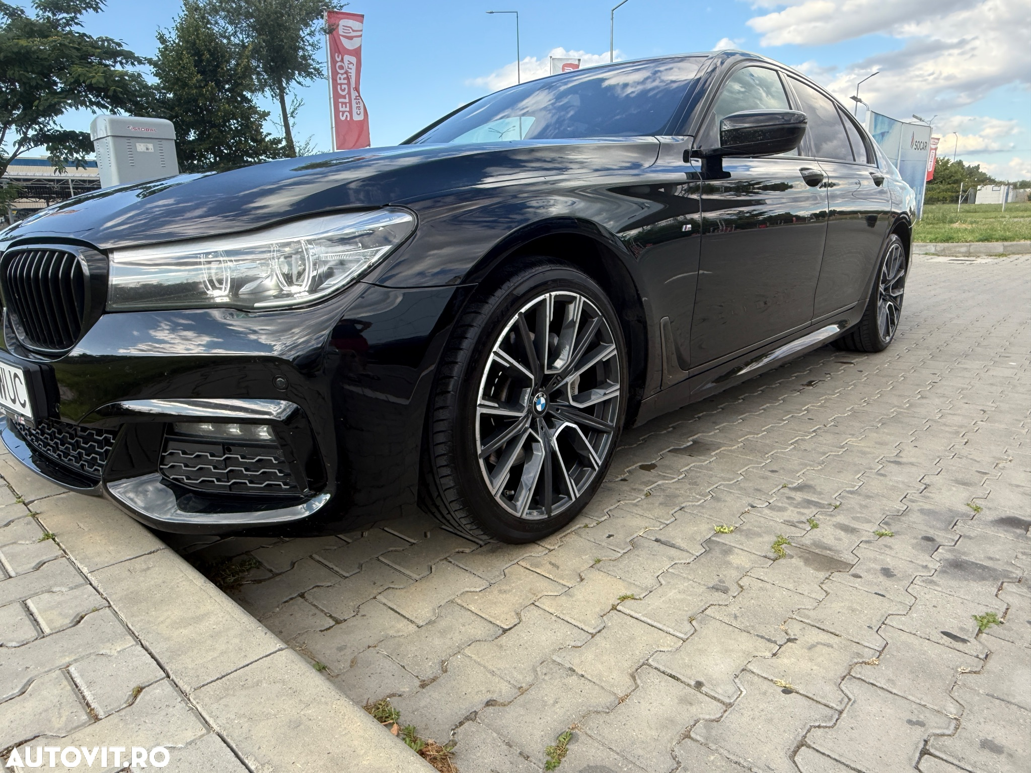 BMW Seria 7 730d xDrive MHEV - 9