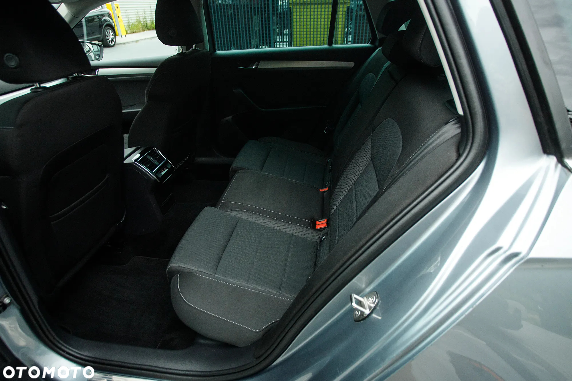Skoda Superb 2.0 TDI Sportline - 29