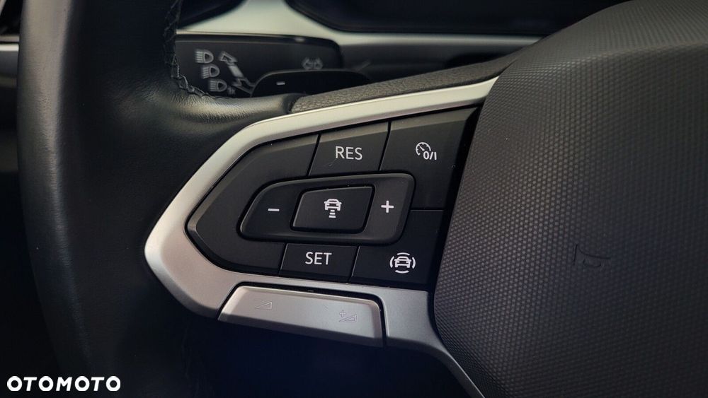 Volkswagen T-Roc - 21