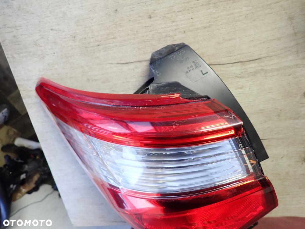 TOYOTA YARIS III LAMPA LEWY TYŁ 0D-204 - 4
