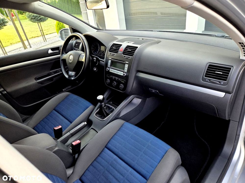 Volkswagen Golf - 17