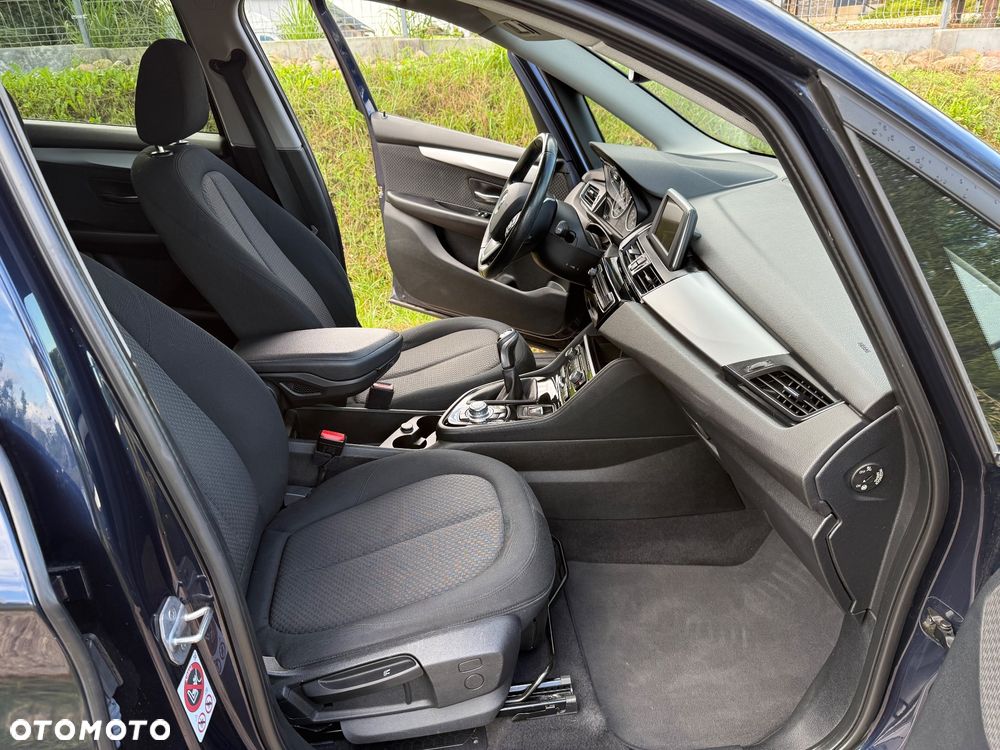 BMW Seria 2 216d - 23