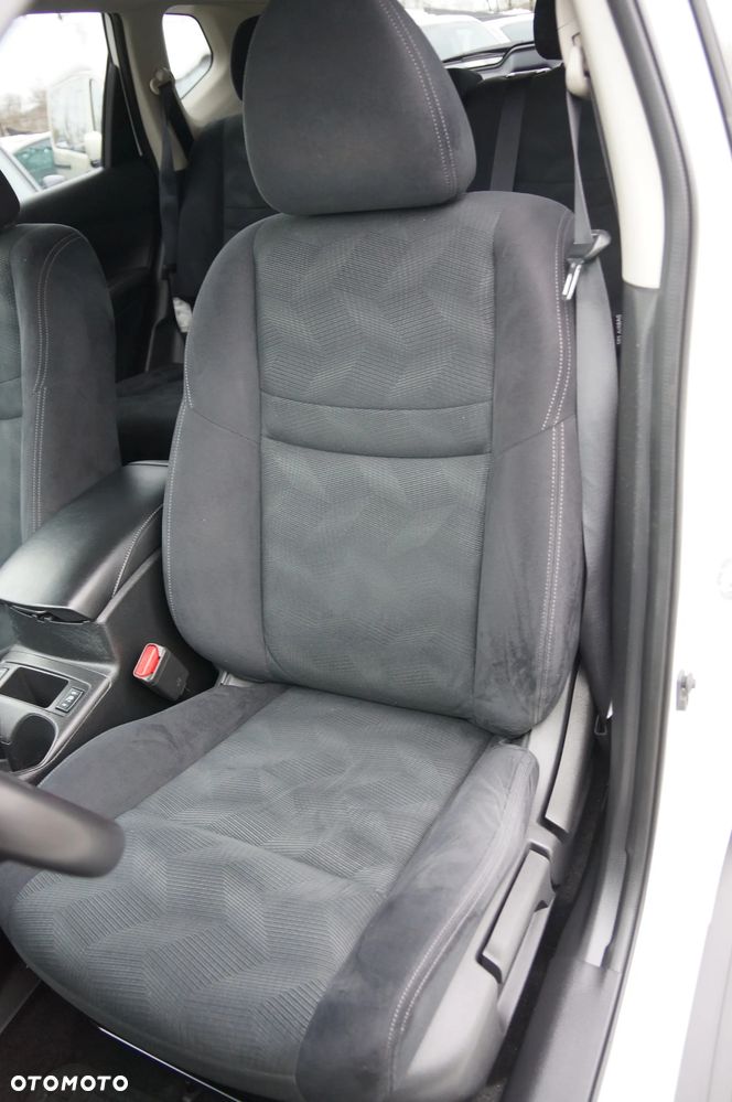 Nissan X-Trail 1.6 DCi Xtronic Acenta - 25