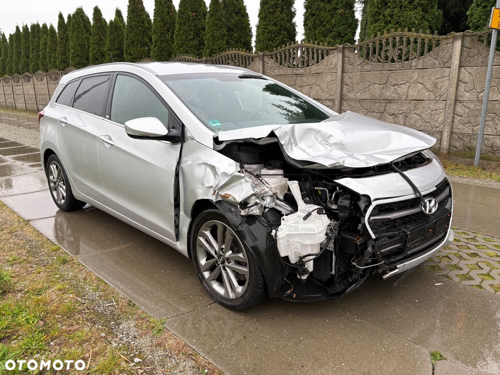 Hyundai i30 blue 1.6 CRDi Passion - 3