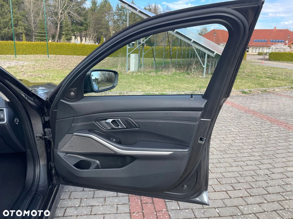 BMW Seria 3 320d - 22