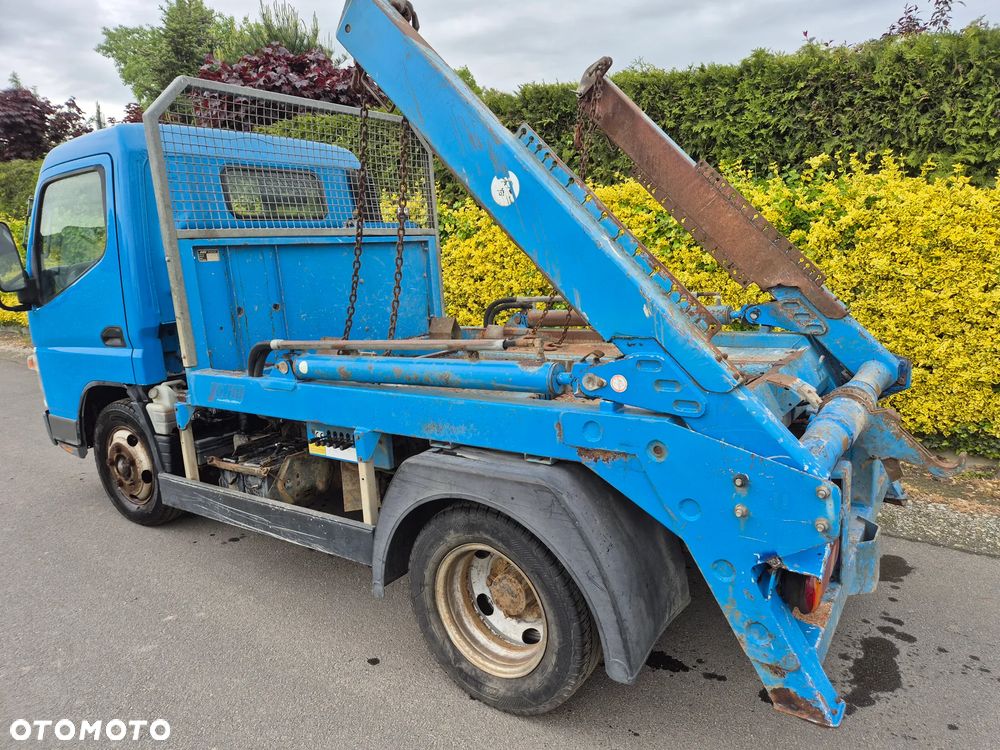 Mitsubishi FUSO - 6
