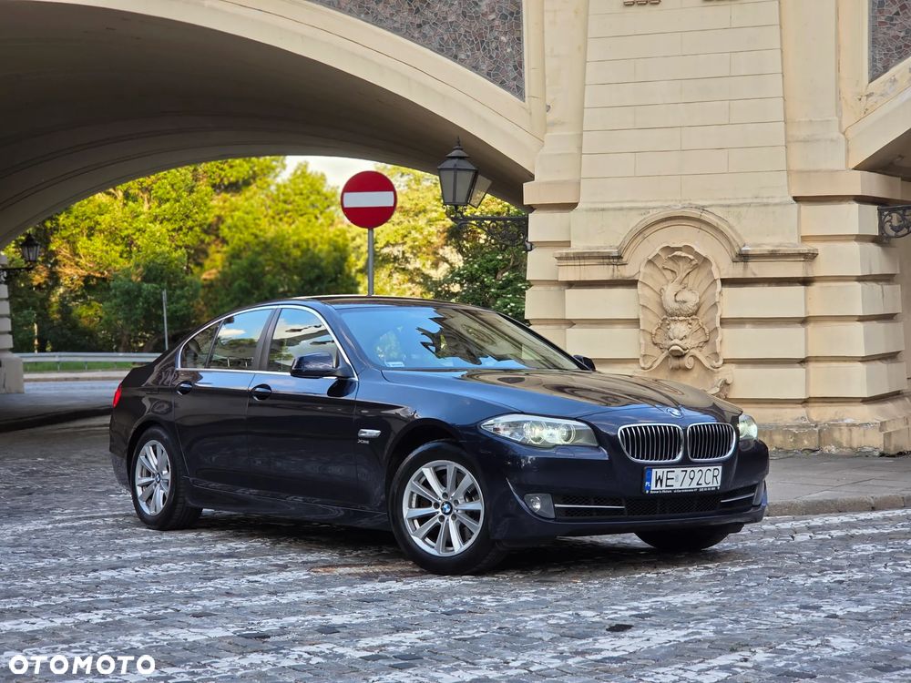 BMW Seria 5 528i xDrive - 24