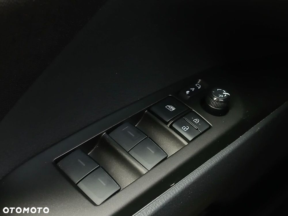 Toyota Camry 2.5 Hybrid Comfort CVT - 31