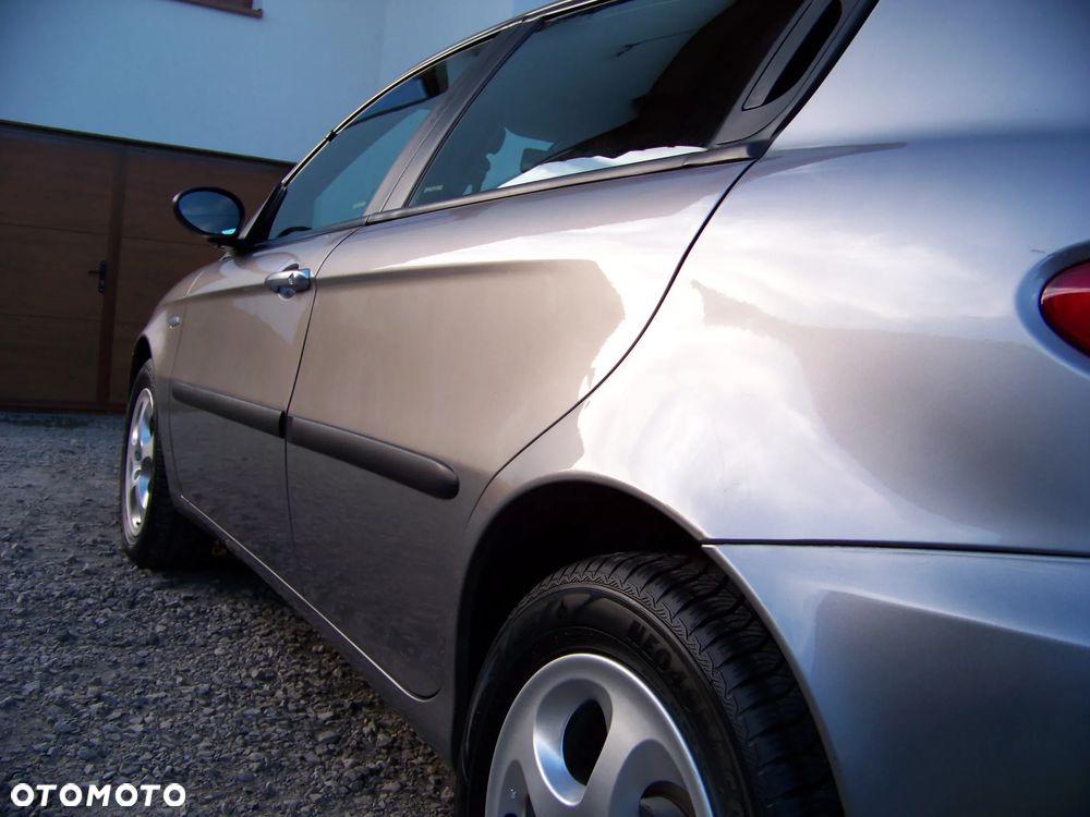 Alfa Romeo 147 - 11